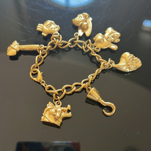 Vintage Peter Pan Children’s Gold toned Disney Bracelet 6 Charms - Picture 5 of 8